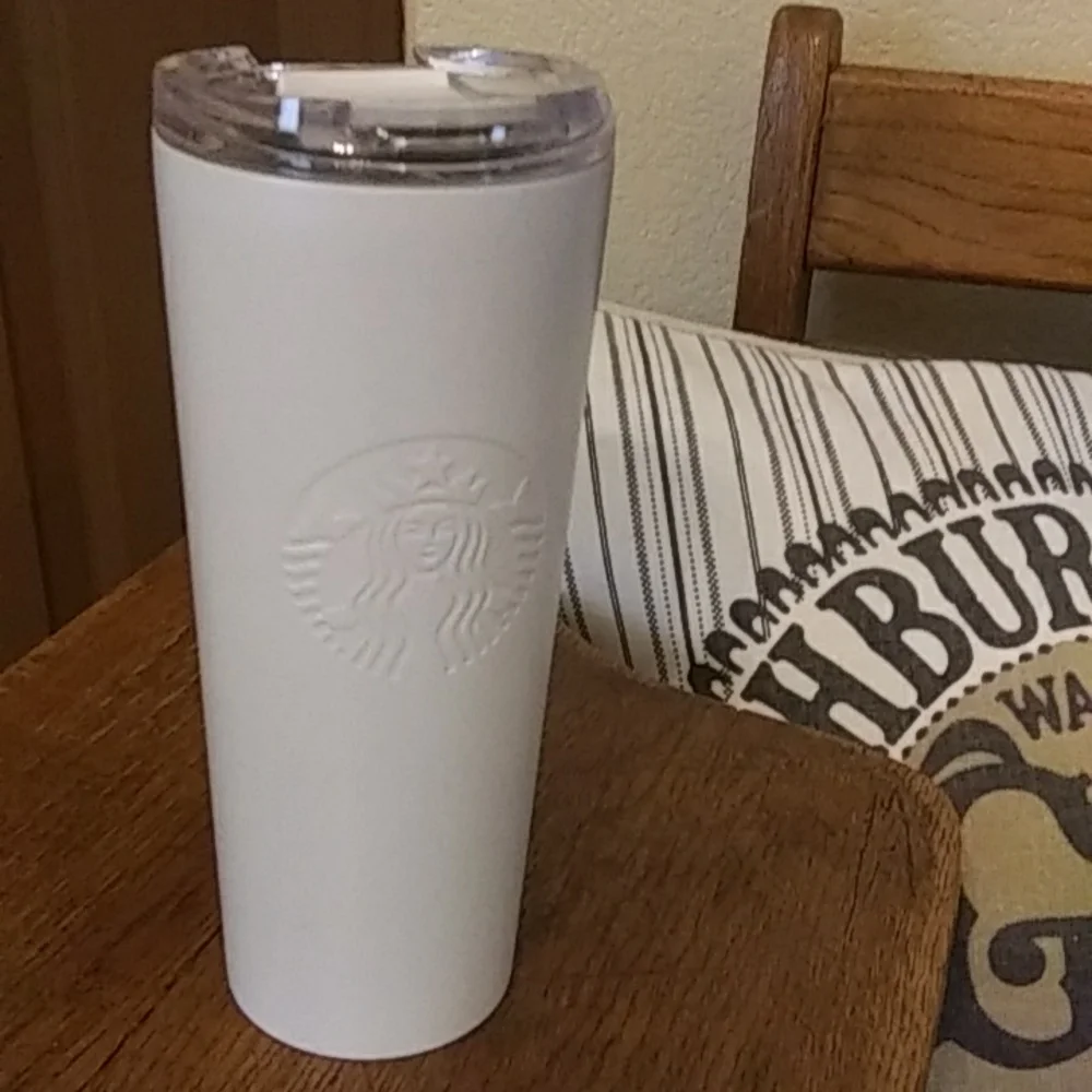 Starbucks Holiday 2021 White Pearl Shimmer Cold Brew SS Tumbler NWT